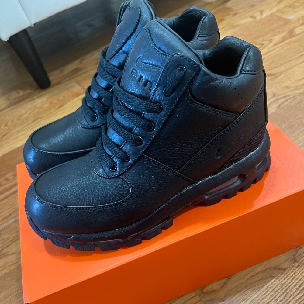 Nike Air Max Goadome Boots - Youth Size 7